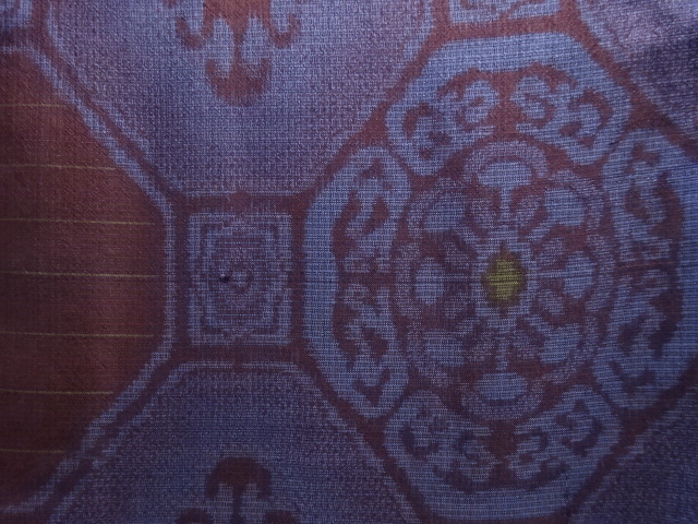 JAPANESE KIMONO / ANTIQUE KIMONO / SILK / DORO OSHIMA TSUMUGI / WOVEN FLOWER CREST